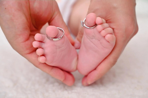 平顶山满月宝宝只放屁不排便